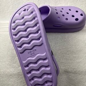 Women’s size 7 clogs